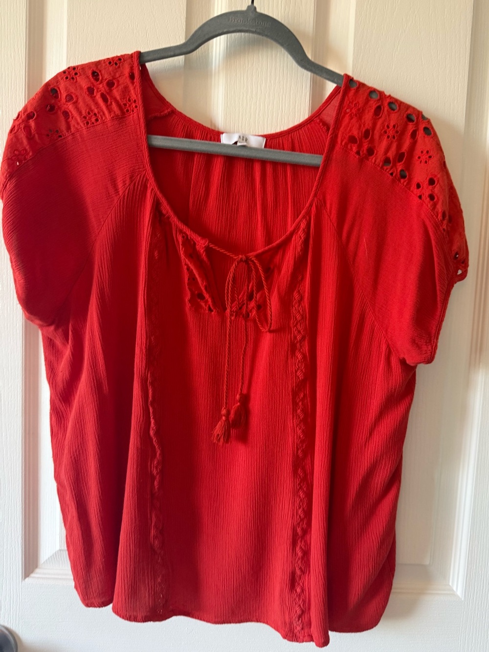 NSR Red Eyelet Shoulder Peasant Blouse Tassel Tie Crinkle Texture XL